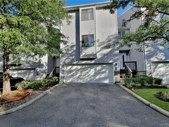 70 Chester Ln, Nanuet, NY 10954