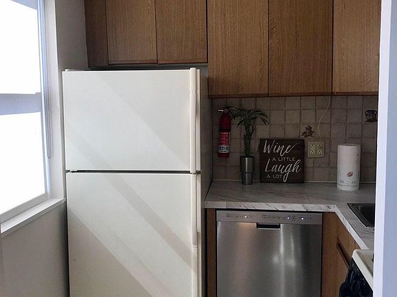 3rd image of 6515 Boulevard E #9H