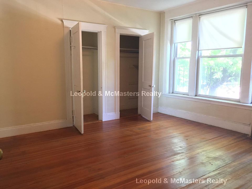 2nd image of 1126 Commonwealth Ave APT 4C
