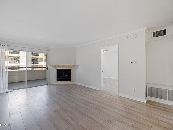 5th image of 5515 Canoga Ave APT 131