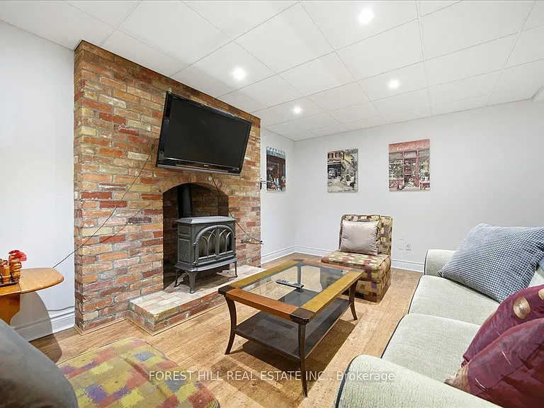 160 Kootenay Rdg #BASEMENT — Photo 6