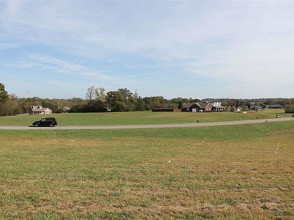 4th image of 525 Bainbridge Dr