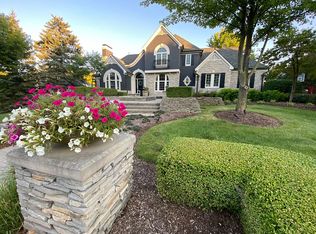 1919 Vinsetta Ct, Rochester, MI 48306