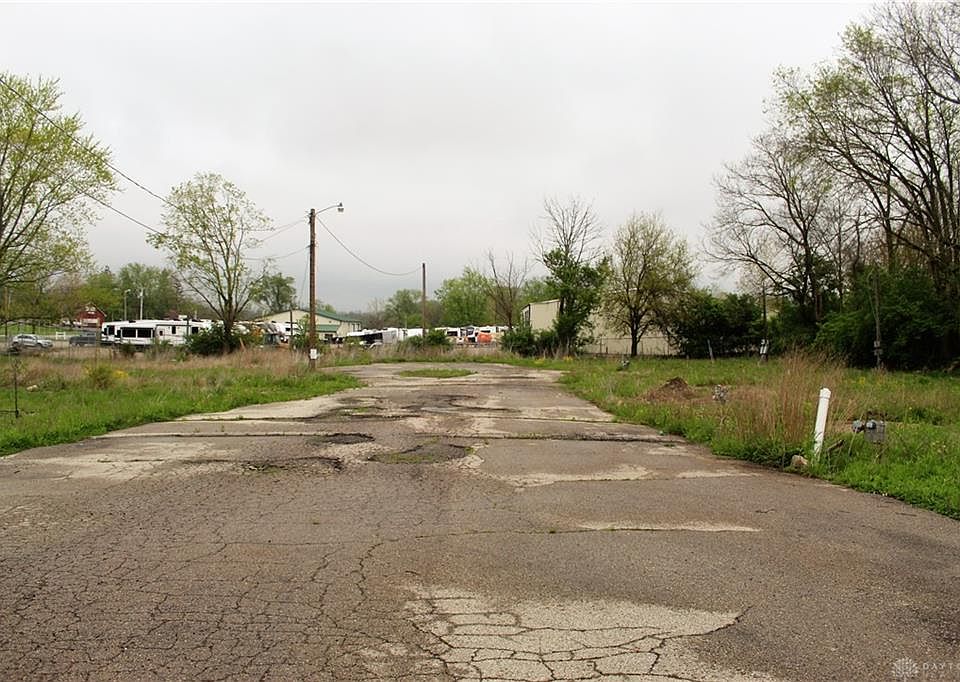 2nd image of 32 Quaker Trace Rd