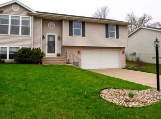 120 Lexington Dr, East Peoria, IL 61611