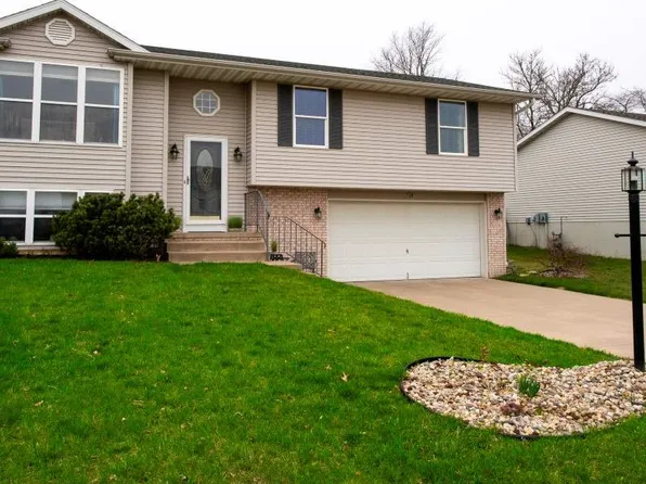 120 Lexington Dr, East Peoria, IL 61611