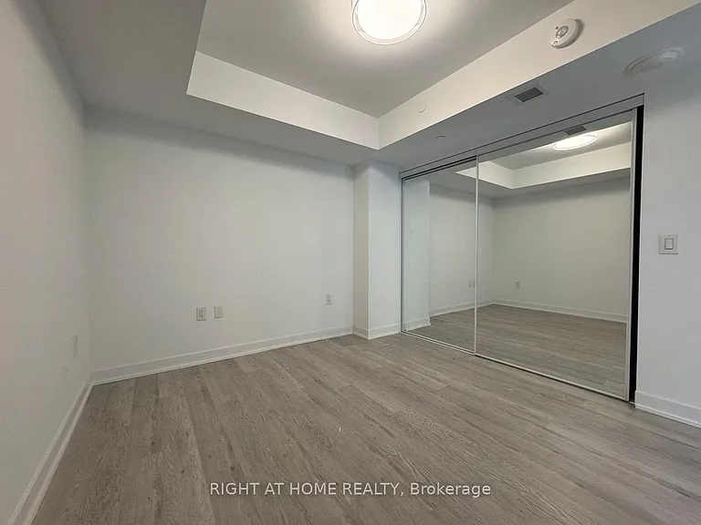 3 Strathgowan Ave #224 — Photo 9