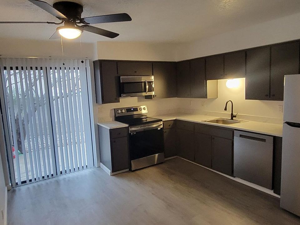 12336 Candelaria Kitchen_02122024