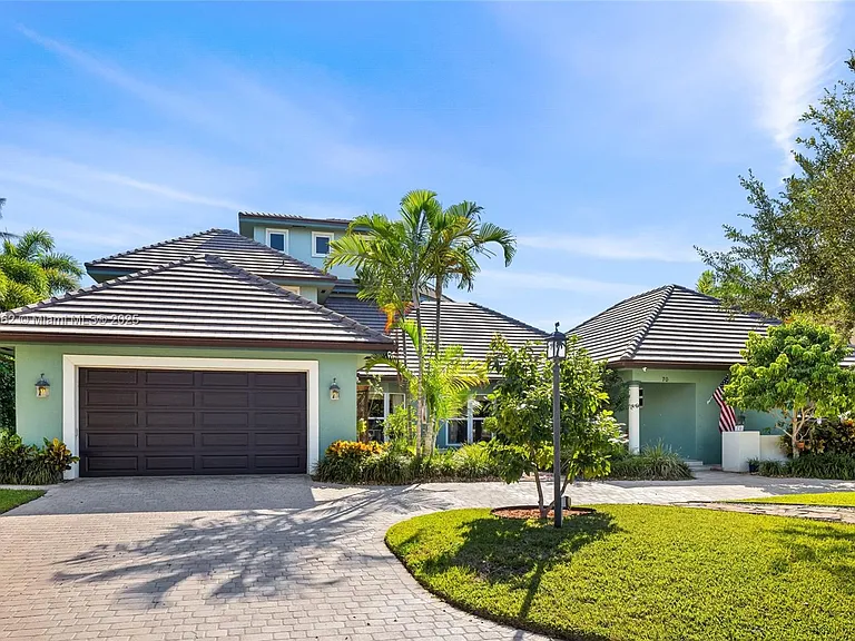 70 Bay Colony Ln — Photo 10