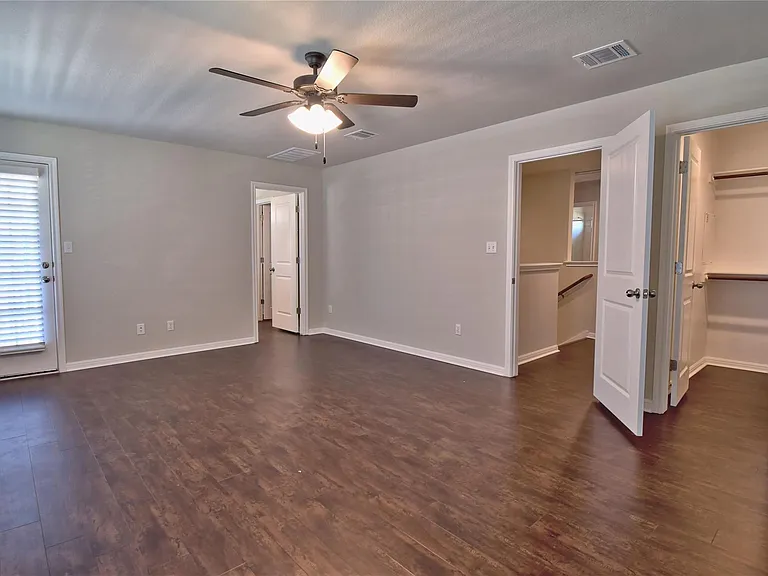 317 Clearlake Dr — Photo 13