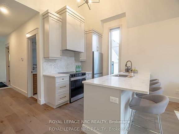 5th image of 281 Elmwood Ave