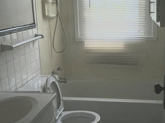 5th image of 3621 Salem St