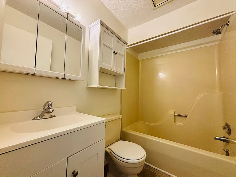 1400J University City Blvd — Photo 7