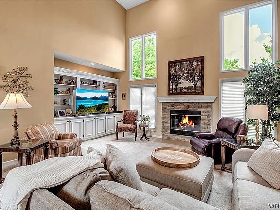 3rd image of 8144 Oak Leaf Ln