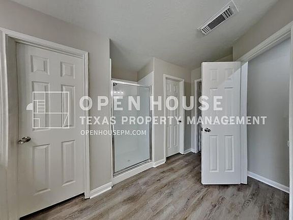3rd image of 12231 Piney Bend Dr