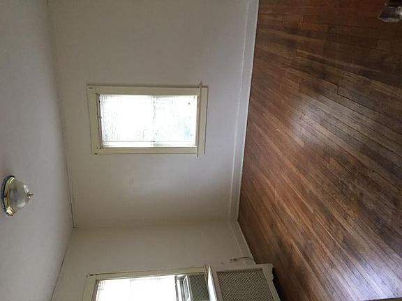 3rd image of 405 E 63rd Ter