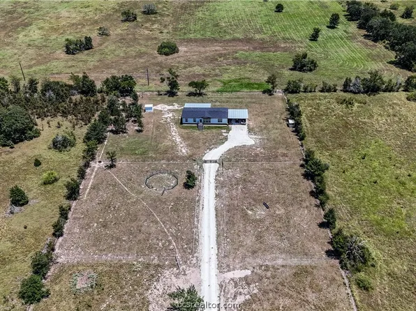2424 Bridges Rd, Normangee, TX 77871