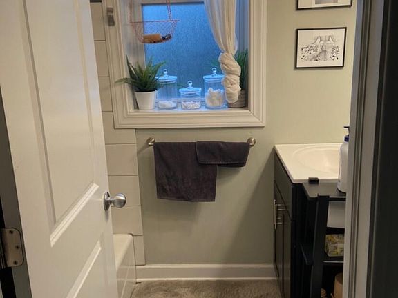 4th image of 4820 N Wolcott Ave #2