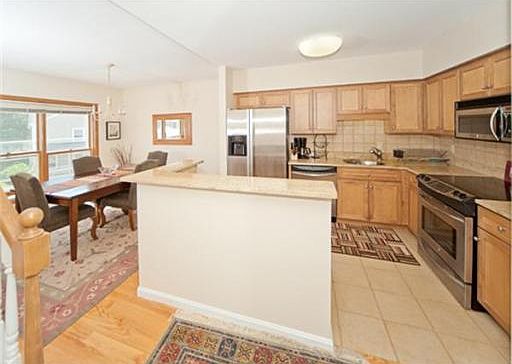 3rd image of 43 Whaler Ln