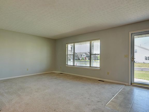 3rd image of 12 Weeping Willow Run Dr
