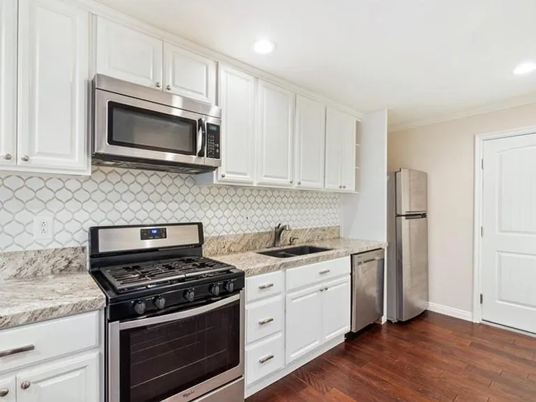 25770 Miramonte St #1/2 — Photo 9
