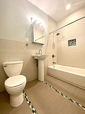 4th image of 270 W 139th St #3