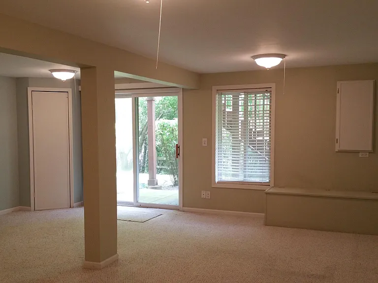 1421 Meadowsedge Ln — Photo 14
