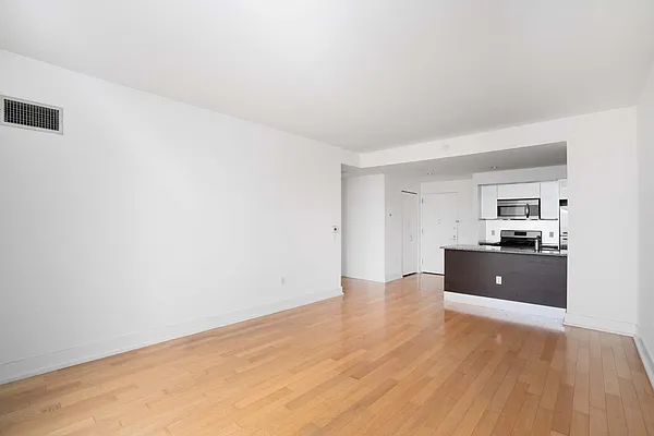 Sold by HighRiseNY | media 5