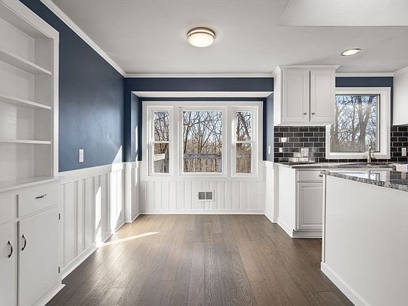 3rd image of 87 Hilldale Rd