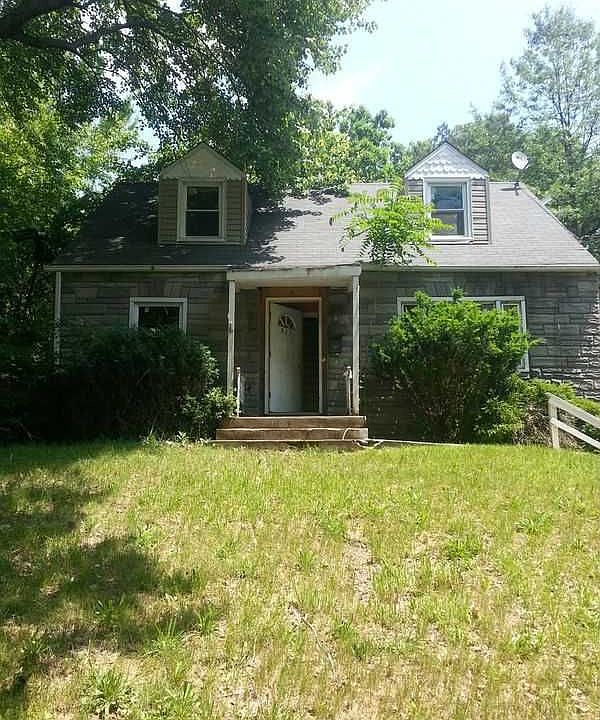 2nd image of 821 Coolidge St