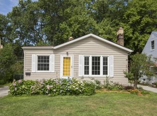 354 Canterbury Rd, Bay Village, OH 44140