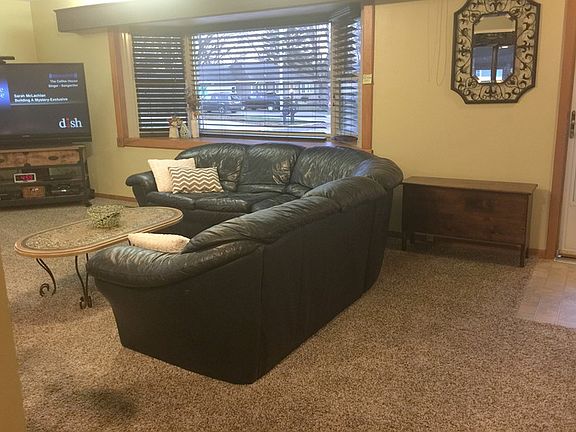 Newer carpet and laminate flooring