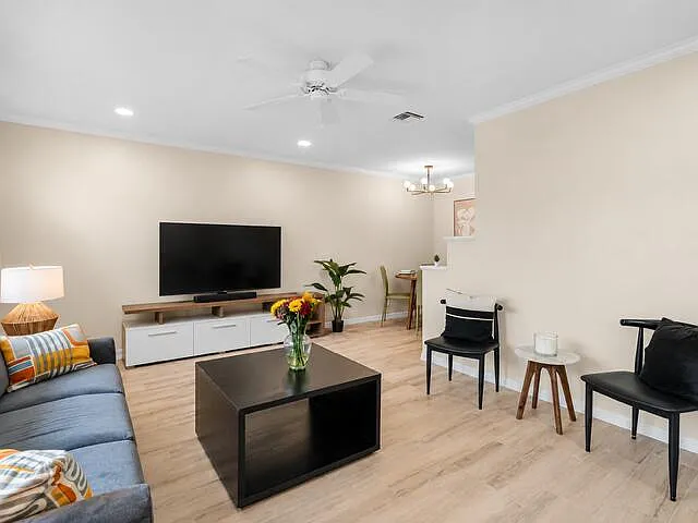 1541 NE 15th Ave #1541 — Photo 5