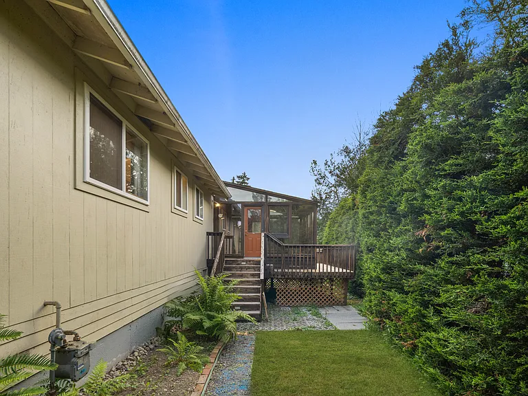 6011 156th Ave NE — Photo 38
