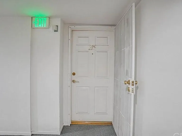 111 Marguerita Ave #215 — Photo 16