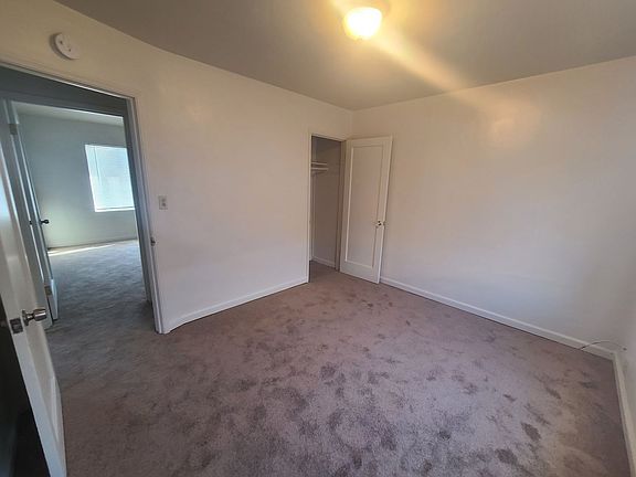 5th image of 398 Bristol Blvd #0