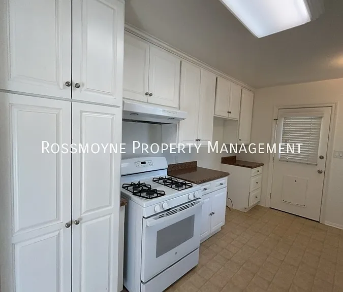 4633 New York Ave — Photo 6