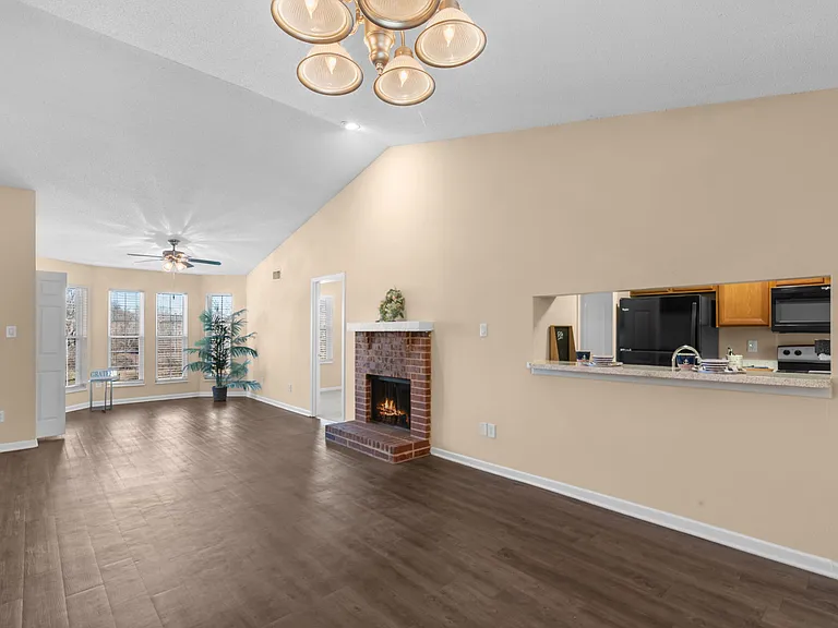 Willowbend — Photo 123