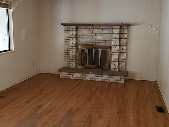 2nd image of 331 Barrett Ave