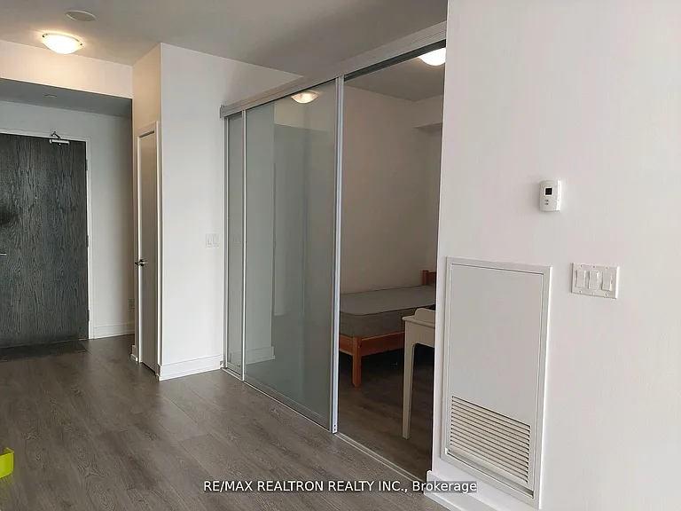 297 College St #917 — Photo 18