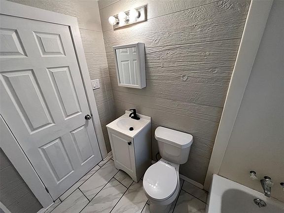 4th image of 5402 Avenue M