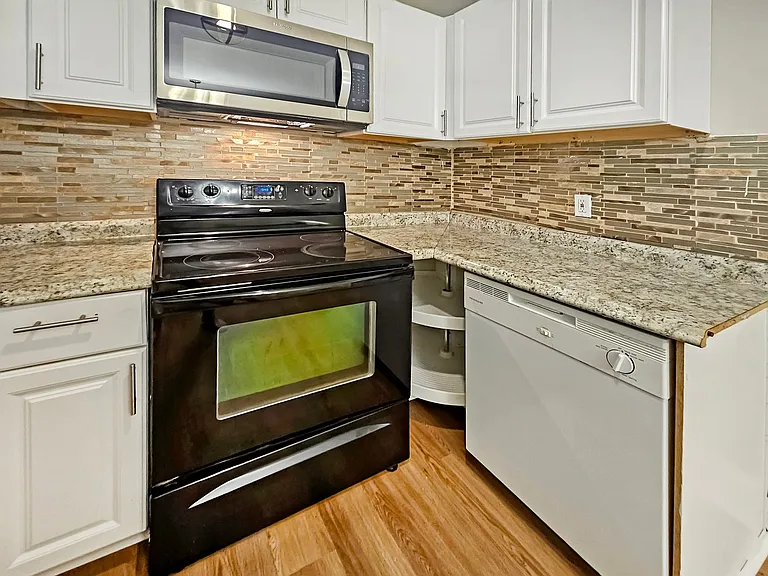 382 Cologne Dr SE — Photo 10