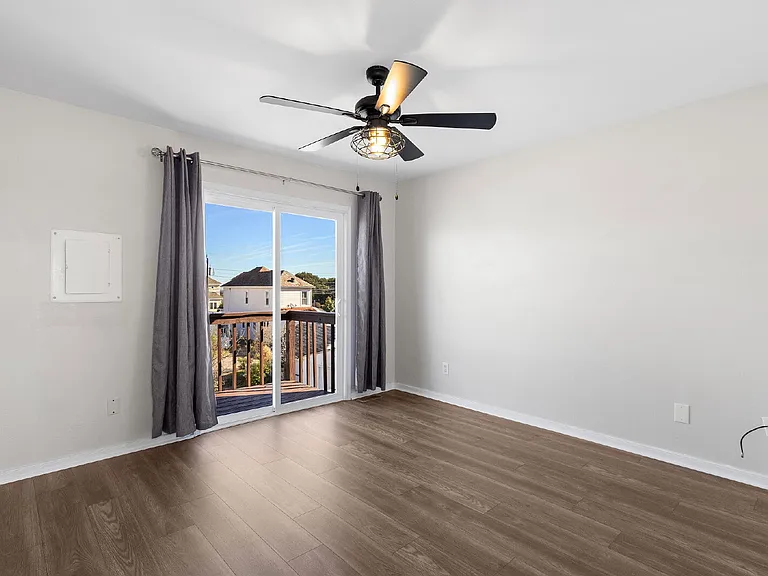 735 W Ocean View Ave #A — Photo 14