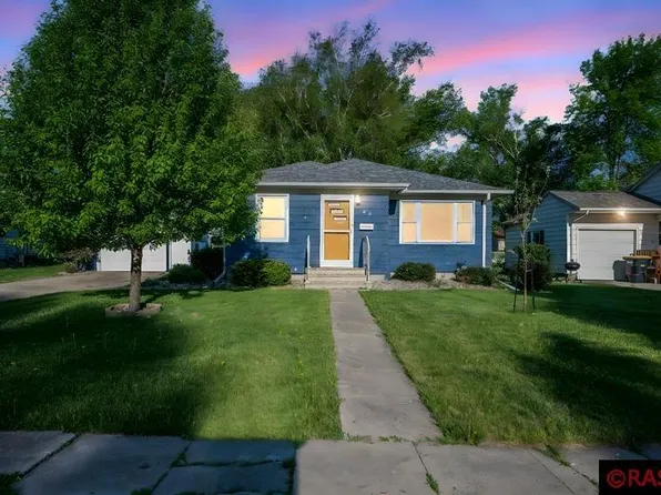 618 S Ramsey St, Blue Earth, MN 56013