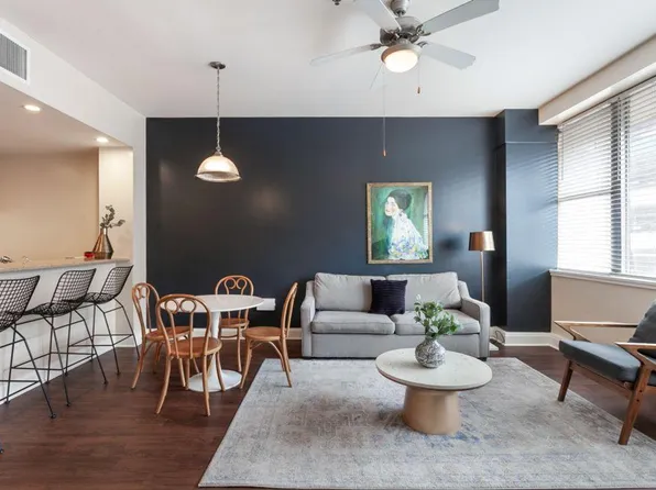 925 Common St, New Orleans, LA