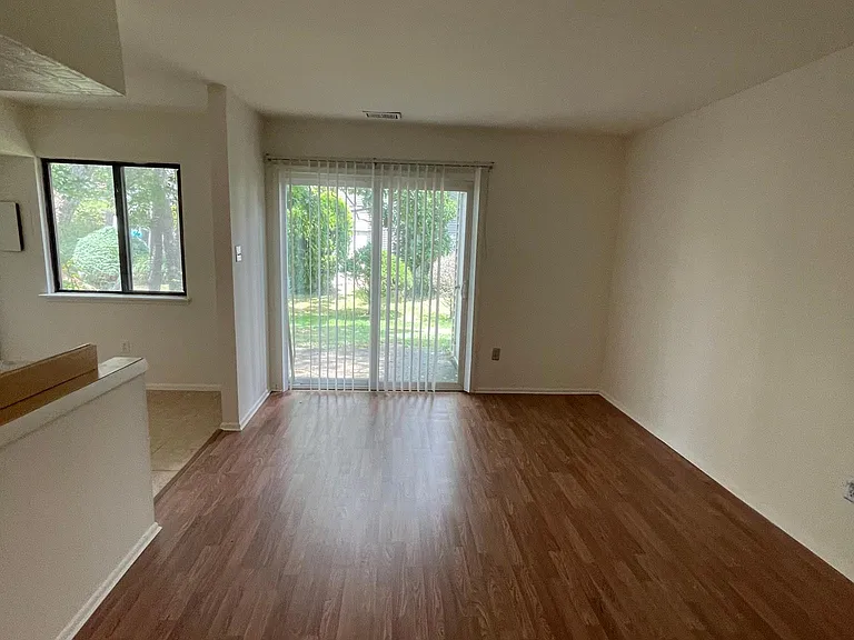 2815 Forsythia Ct — Photo 27