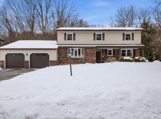 53 Brookline Dr, Clifton Park, NY 12065