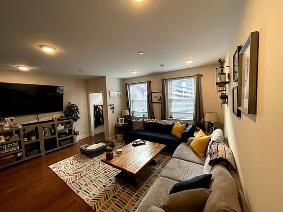 4th image of 1253 N Mascher St APT A