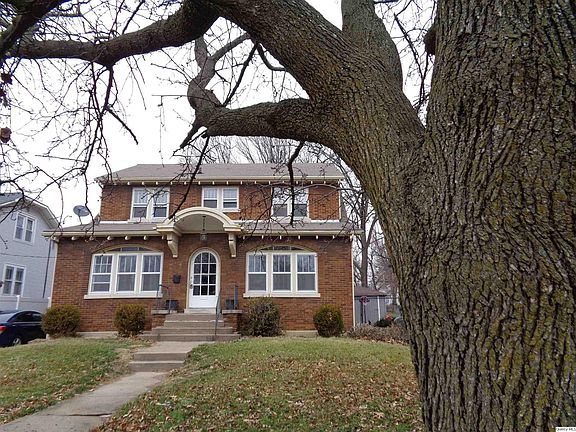3rd image of 2207 Spring St