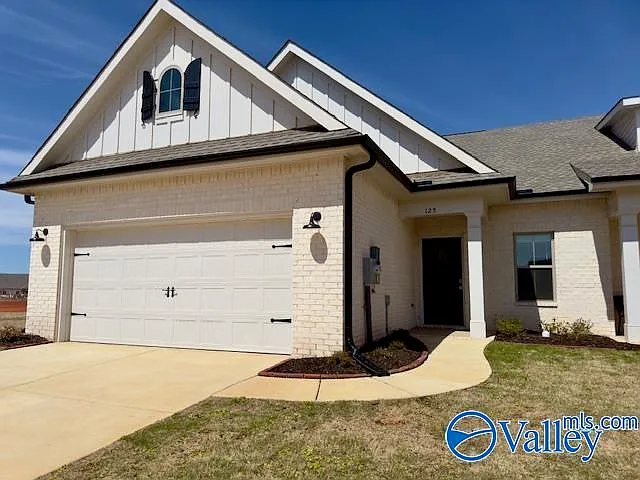 125 Clift Farm Dr — Photo 1